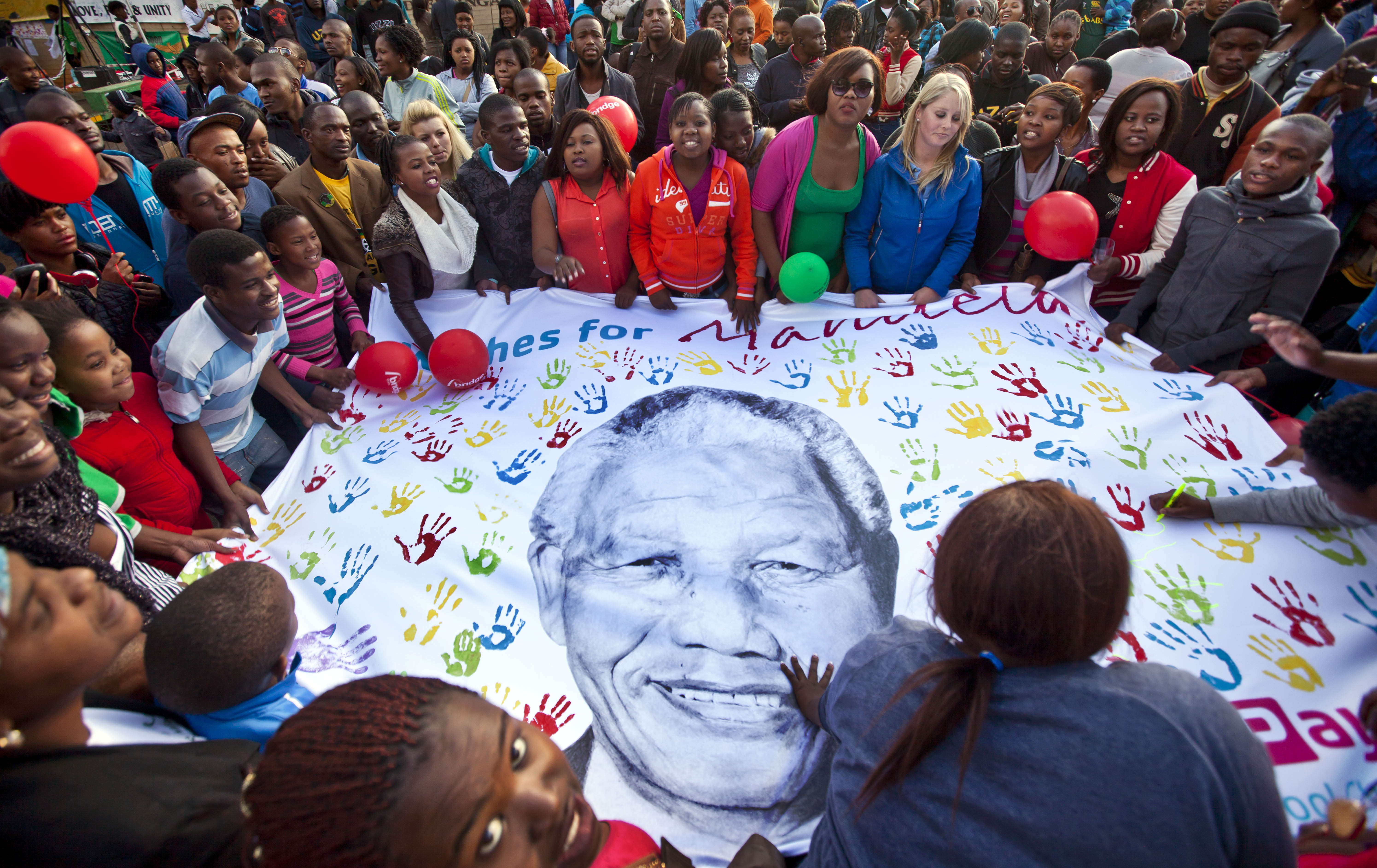 H Νότιος Αφρική τιμά τον Νέλσον Μαντέλα